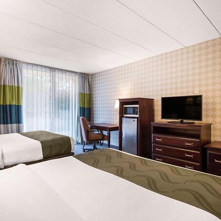 Quality Inn West Springfield Eksteriør billede